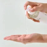 روغن پاک کننده و کنترل منافذ مناسب انواع پوست آنوا