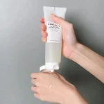 فوم ژل شستشو و روشن کننده سنتلا اسکین 1004