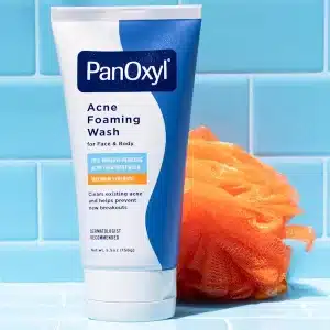 فوم شوینده ضد جوش پانوکسیل panoxyl حاوی بنزوئیل پراکسید 10%